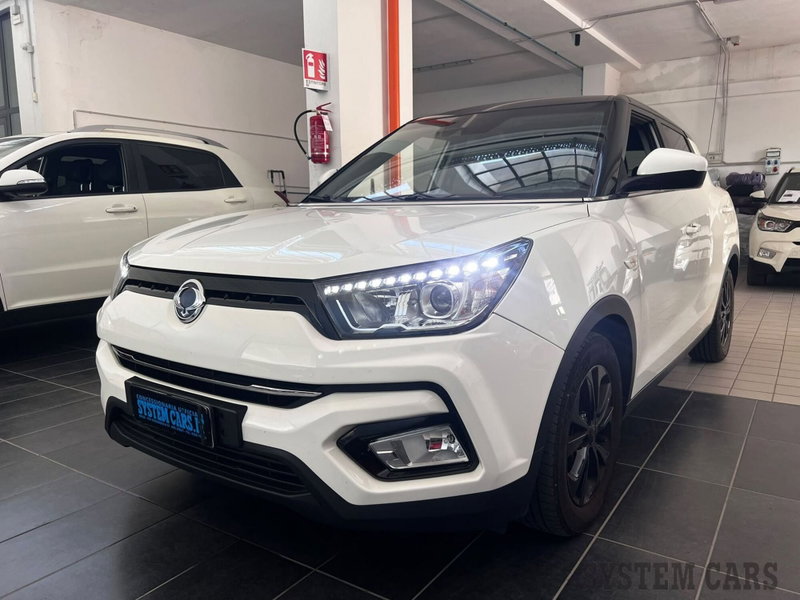 Ssangyong Tivoli 1.6 4WD I Lov It aut. del 2019 usata a Seveso