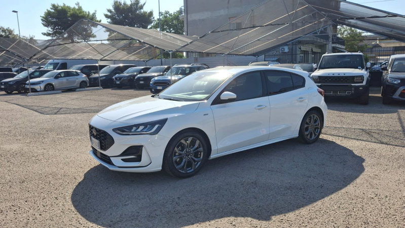 Ford Focus 1.0t ecoboost h ST-Line X 125cv del 2023 usata a Montesilvano