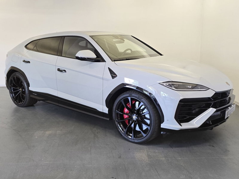 Lamborghini Urus 4.0 V8 phev SE auto del 2026 usata a Casalecchio di Reno