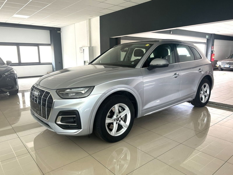Audi Q5 35 TDI S tronic Business Advanced del 2024 usata a Ferrara