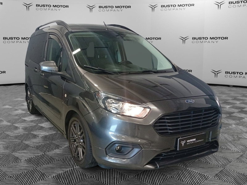 Ford Tourneo Courier 1.5 TDCI 100 CV Sport del 2019 usata a Varese