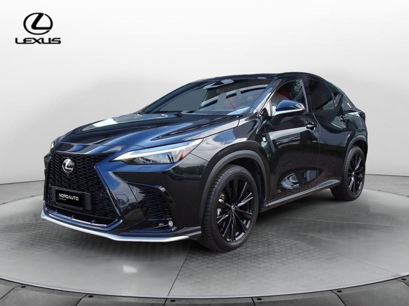 Lexus NX Plug-in 4WD Premium del 2024 usata a Venezia
