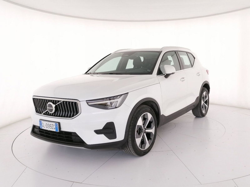 Volvo XC40 B4 AWD automatico Plus Bright del 2022 usata a Roma