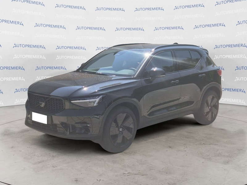 Volvo XC40 2.0 b3 Plus Black Edition auto nuova a Como