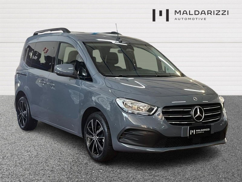 Mercedes-Benz Classe T T Long 180d Sport auto del 2022 usata a Bari