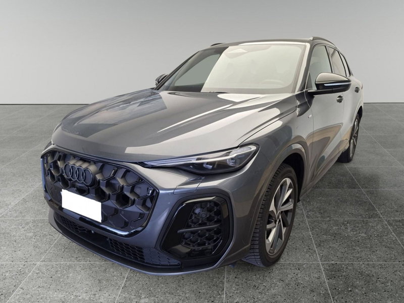 Audi Q5 2.0 tdi mhev+ S line edition quattro 204cv s-tronic del 2025 usata a Triggiano