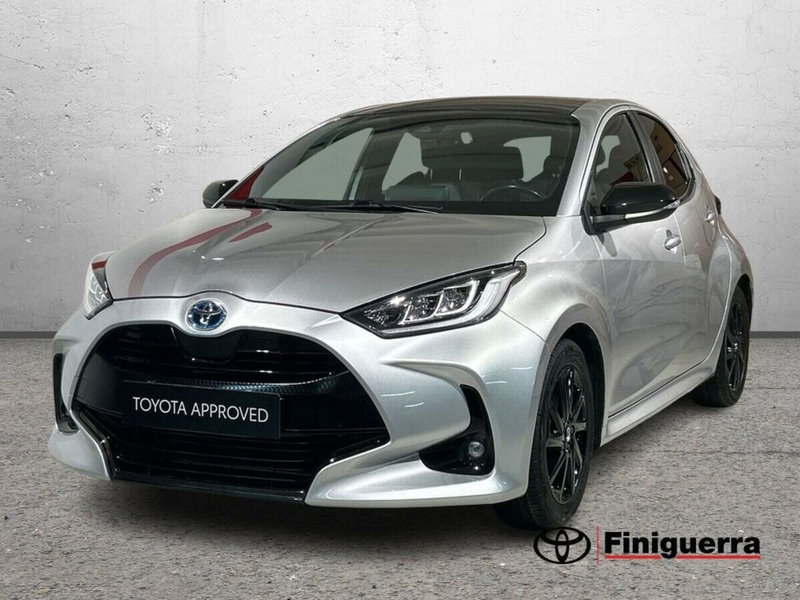 Toyota Yaris 1.5 Hybrid 5 porte Lounge del 2022 usata a Civate