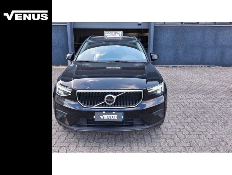 Volvo XC40 T2 Momentum Core del 2022 usata a Seregno