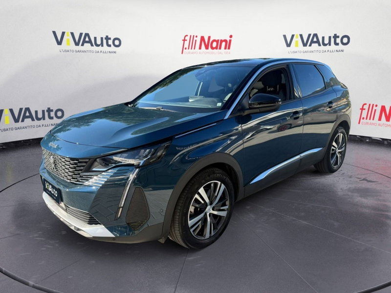 Peugeot 3008 Hybrid 225 e-EAT8 Allure Pack del 2023 usata a Massa