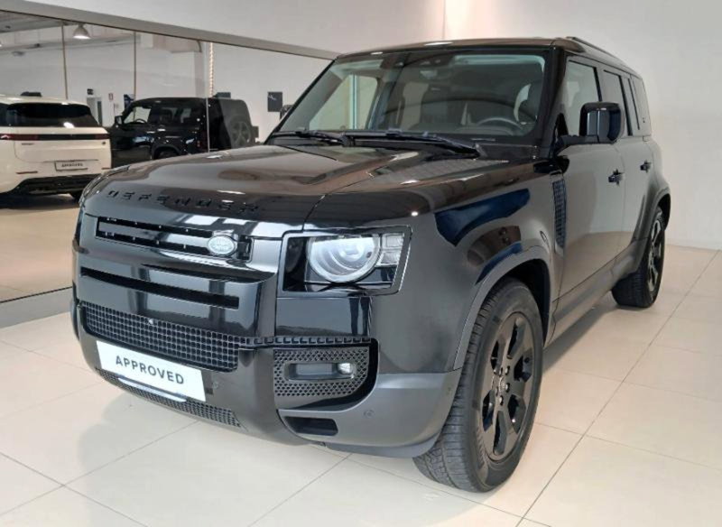 Land Rover Defender 110 3.0d i6 mhev X-Dynamic SE awd 200cv auto del 2024 usata a Venezia